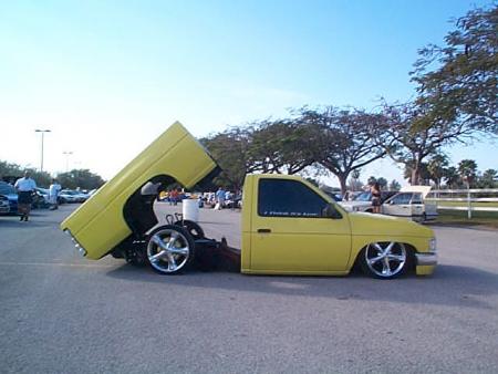 la voiture e karim > krm