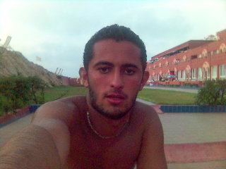 c moi la  a kontiki piscine..été 2006